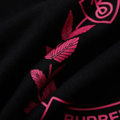 Шорты Burberry Logo-Wreath Pink "Black" фото № 3 Шорты Burberry Logo-Wreath Pink "Black" фото № 3