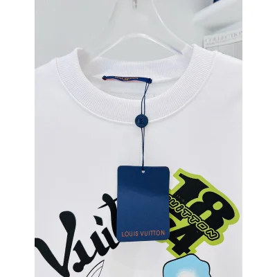 Свитшот Louis Vuitton Aliens "White" фото № 4 Свитшот Louis Vuitton Aliens "White" фото № 4