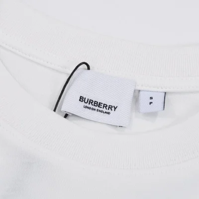 Футболка Burberry With Small Round Logo "White" фото № 2