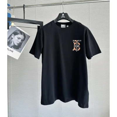 Футболка Burberry With Logo In The Form Of Letters "Black" фото № 2 Футболка Burberry With Logo In The Form Of Letters "Black" фото № 2