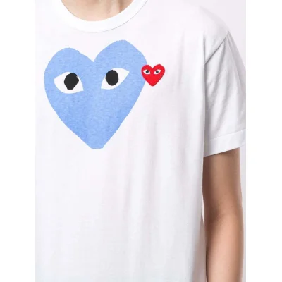 Футболка Comme des Garçons Play Blue Heart Eyes "White" фото № 5 Футболка Comme des Garçons Play Blue Heart Eyes "White" фото № 5
