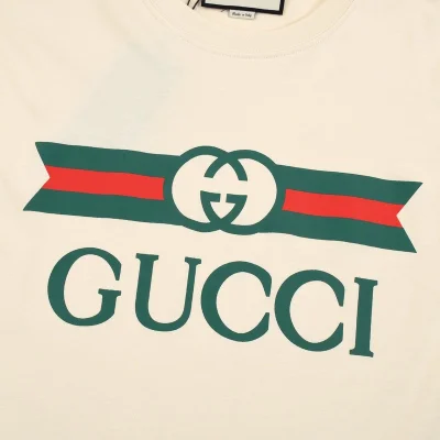Футболка Gucci With An Abstract Logo "Cream" фото № 6