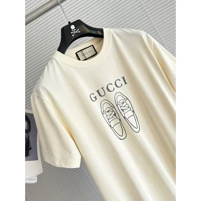 Футболка Gucci Shoes And Logo Print "Cream" фото № 4