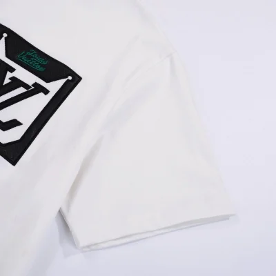 Футболка Louis Vuitton With Frame In The Logo "White" фото № 3