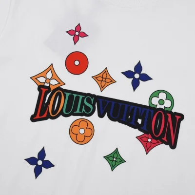 Футболка Louis Vuitton Rainbow Logo With Colored Emblems "White" фото № 4