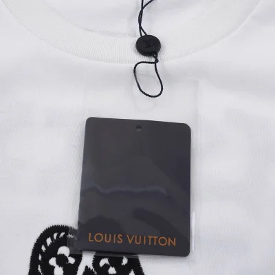 Футболка Louis Vuitton Sleepwalker "White" фото № 3 Футболка Louis Vuitton Sleepwalker "White" фото № 3
