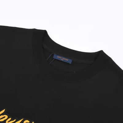 Футболка Louis Vuitton Corporate Logo Design "Black" фото № 2 Футболка Louis Vuitton Corporate Logo Design "Black" фото № 2