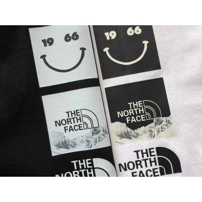 Футболка The North Face Year With Smile In Rectangle "White" фото № 6 Футболка The North Face Year With Smile In Rectangle "White" фото № 6
