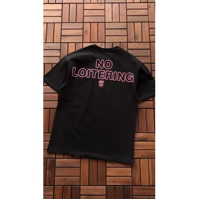 Футболка Travis Scott Astroworld Inscription No Loitering "Black" фото № 7 Футболка Travis Scott Astroworld Inscription No Loitering "Black" фото № 7