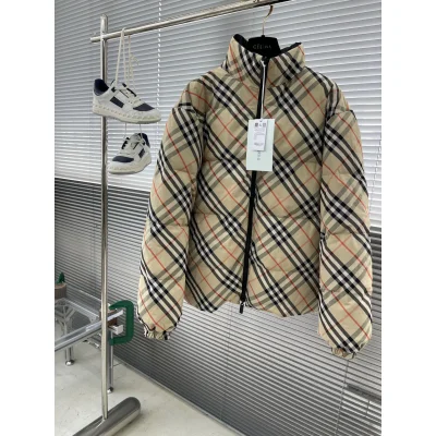 Пуховик Burberry Contrast Flip "Burberry Beige" фото № 5