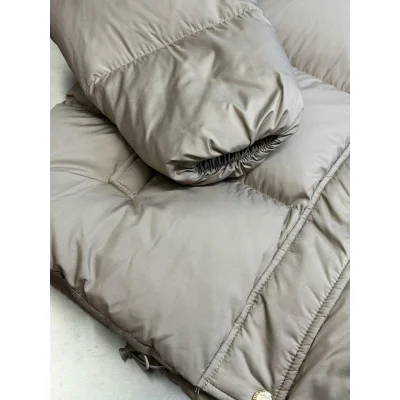 Пуховик Miu Miu Golden Drift "Gold" фото № 4 Пуховик Miu Miu Golden Drift "Gold" фото № 4