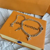 Браслет Louis Vuitton Flower And Key Pendants "Silver"