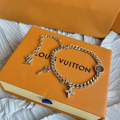 Браслет Louis Vuitton Flower And Key Pendants "Silver"