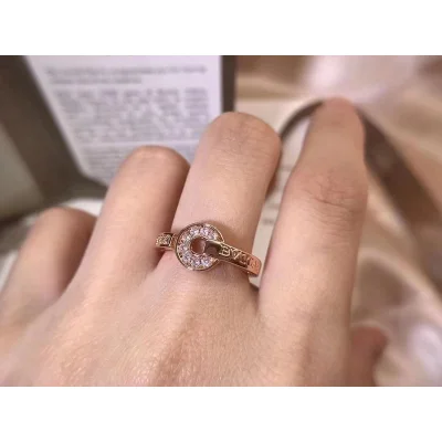 Кольцо Bulgari Circle And Rounded Inscription Along "Gold" фото № 4 Кольцо Bulgari Circle And Rounded Inscription Along "Gold" фото № 4