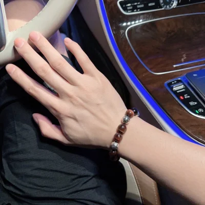 Браслет Louis Vuitton Balls Chain Decorated By Logo "Red" фото № 8 Браслет Louis Vuitton Balls Chain Decorated By Logo "Red" фото № 8