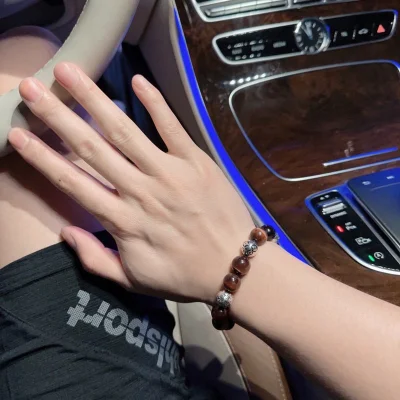 Браслет Louis Vuitton Balls Chain Decorated By Logo "Red" фото № 7 Браслет Louis Vuitton Balls Chain Decorated By Logo "Red" фото № 7