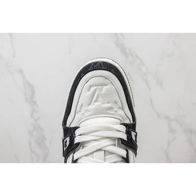 Louis Vuitton LV Trainer 2021 Low "Monogram Black/White" фото № 3 Louis Vuitton LV Trainer 2021 Low "Monogram Black/White" фото № 3