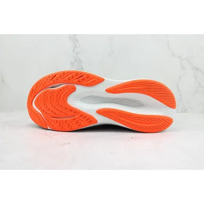 New Balance FuelCell Propel V4 "Black/Orange Foot/White" фото № 8