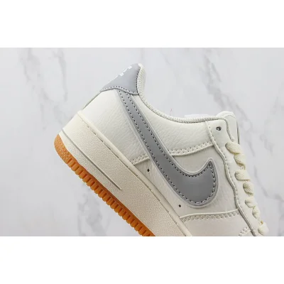 Nike Air Force 1 Low 40th Anniversary "Light Grey/Off White" фото № 3 Nike Air Force 1 Low 40th Anniversary "Light Grey/Off White" фото № 3