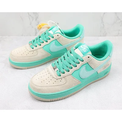Tiffany & Co x Nike Air Force 1 Low "Suede Beige/Blue" фото № 5 Tiffany & Co x Nike Air Force 1 Low "Suede Beige/Blue" фото № 5