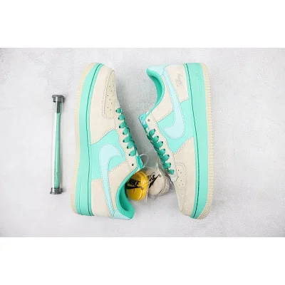 Tiffany & Co x Nike Air Force 1 Low "Suede Beige/Blue" фото № 7 Tiffany & Co x Nike Air Force 1 Low "Suede Beige/Blue" фото № 7