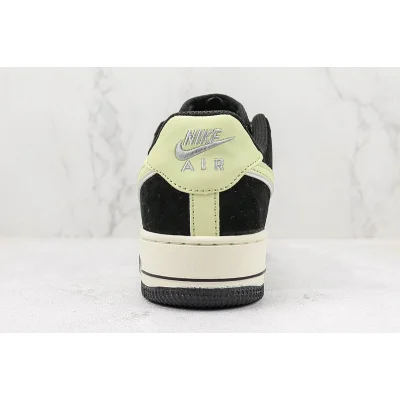 Nike Air Force 1 Low "Black/Neon Yellow Swoosh" фото № 9 Nike Air Force 1 Low "Black/Neon Yellow Swoosh" фото № 9