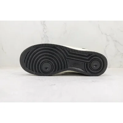 Nike Air Force 1 Low "Black/Neon Yellow Swoosh" фото № 8 Nike Air Force 1 Low "Black/Neon Yellow Swoosh" фото № 8