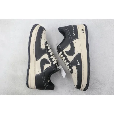 Carhatt x Nike Air Force 1 07 Low "Black/White" фото № 6 Carhatt x Nike Air Force 1 07 Low "Black/White" фото № 6