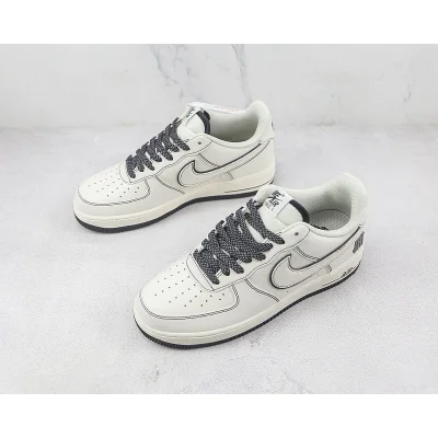 Undefeated x Nike Air Force 1 "Beige/Black 3M" фото № 5