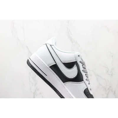 Nike Air Force 1 Low "Black and White" фото № 3 Nike Air Force 1 Low "Black and White" фото № 3