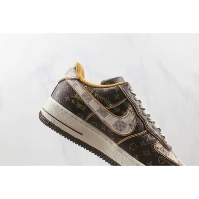 Louis Vuitton x Nike Air Force 1 Low "Monogram Brown" фото № 4 Louis Vuitton x Nike Air Force 1 Low "Monogram Brown" фото № 4