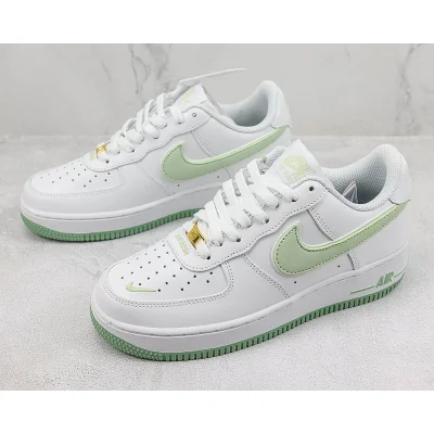 Nike Air Force 1 Low "White/Leaf Green" фото № 5 Nike Air Force 1 Low "White/Leaf Green" фото № 5