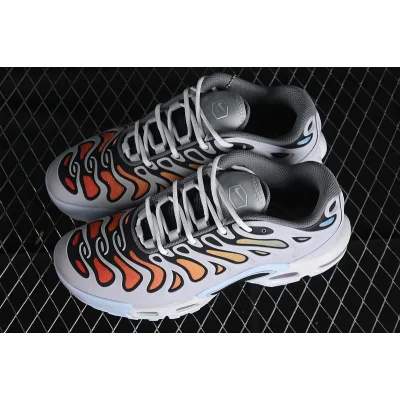 Nike Air Max Plus Drift "Light Smoke Grey" фото № 6 Nike Air Max Plus Drift "Light Smoke Grey" фото № 6