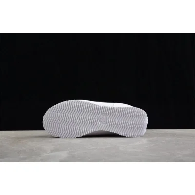 Nike Classic Cortez "White/Black" фото № 4 Nike Classic Cortez "White/Black" фото № 4