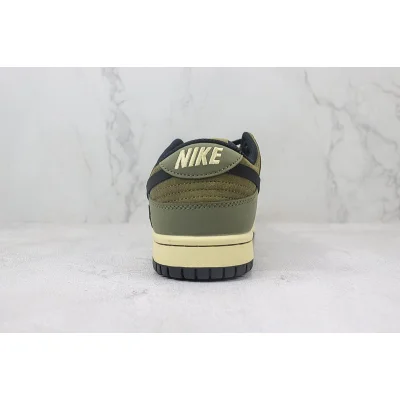 Undefeated x Nike Dunk Low "Olive Green/Black" фото № 9 Undefeated x Nike Dunk Low "Olive Green/Black" фото № 9