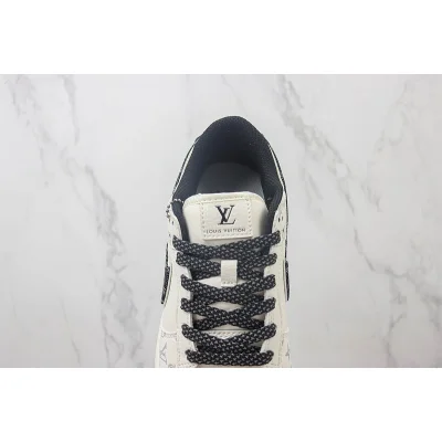 Louis Vuitton x Nike Dunk Low "Core Black/White/Silver Monogram" фото № 5 Louis Vuitton x Nike Dunk Low "Core Black/White/Silver Monogram" фото № 5