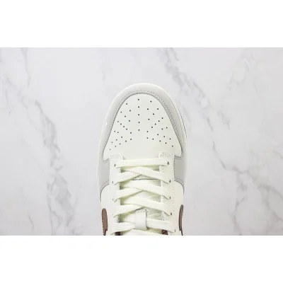 Louis Vuitton x Nike Dunk Low "Coffee Brown/White/Wolf Grey" фото № 4