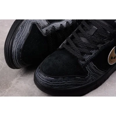 Supreme x Nike Dunk Low "Black/Gray/Red" фото № 4