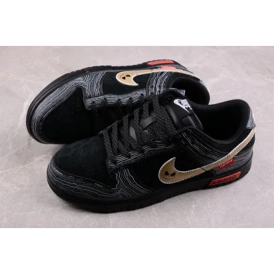 Supreme x Nike Dunk Low "Black/Gray/Red" фото № 3