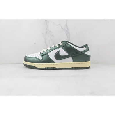 Nike Dunk Low "Vintage Green" фото № 2