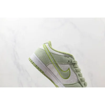 Nike Dunk Low SE "Fleece Pack Honeydew" фото № 3 Nike Dunk Low SE "Fleece Pack Honeydew" фото № 3