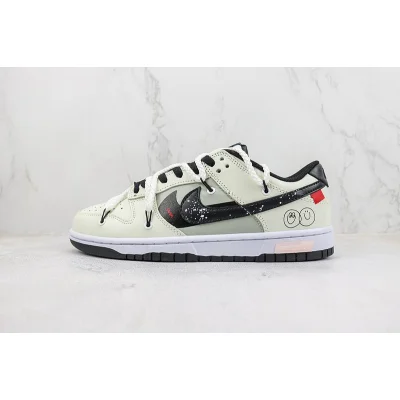 Nike Dunk Low "Green Smile" фото № 2 Nike Dunk Low "Green Smile" фото № 2