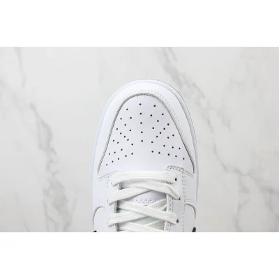 Nike Dunk Low "Light Bone/Black" фото № 4