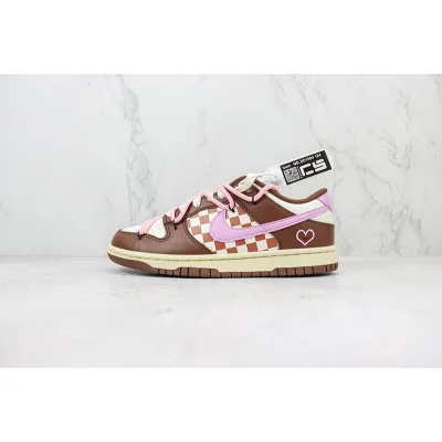 Nike Dunk Low "Cacao/Red Cell/Pink" фото № 2