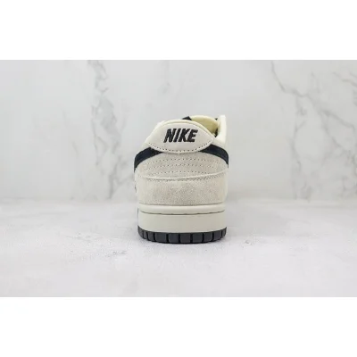 Stussy x Nike Dunk Low "Desert Sand/Black/Mini Swoosh" фото № 9