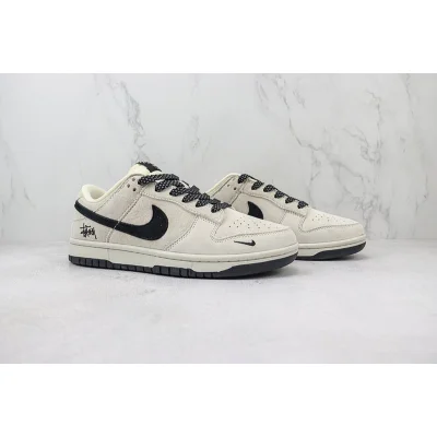 Stussy x Nike Dunk Low "Desert Sand/Black/Mini Swoosh" фото № 6