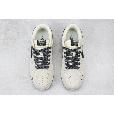 Stussy x Nike Dunk Low "Desert Sand/Black/Mini Swoosh" фото № 7