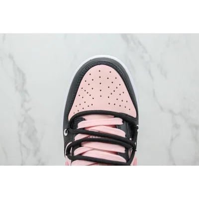 Nike Dunk Low "Black/Pink Foam" фото № 4 Nike Dunk Low "Black/Pink Foam" фото № 4