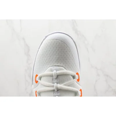 Nike Hyperdunk X Low "White/Blue/Orange" фото № 3 Nike Hyperdunk X Low "White/Blue/Orange" фото № 3