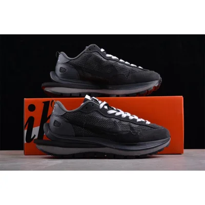 Sacai x Nike VaporWaffle 3.0 "Black/White/Dark Grey" фото № 5